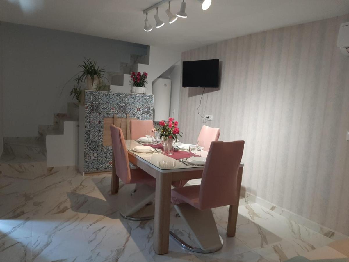 Sweet Home Martos Exterior photo